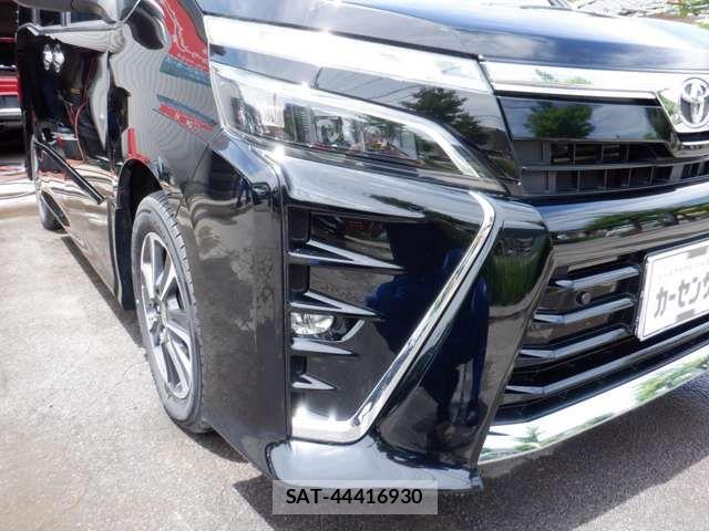 Toyota VOXY 2021-02 7360236-7