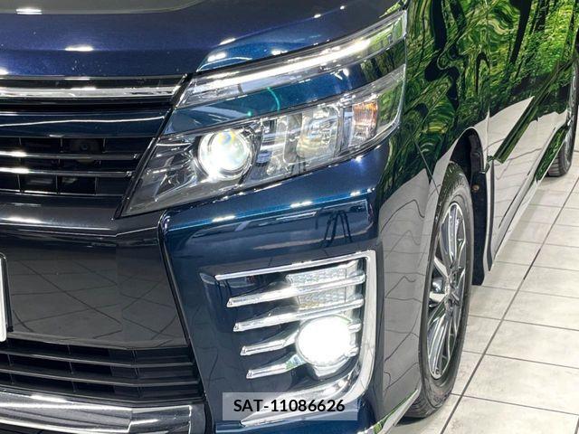 Toyota VOXY 2014-05 7360238-13