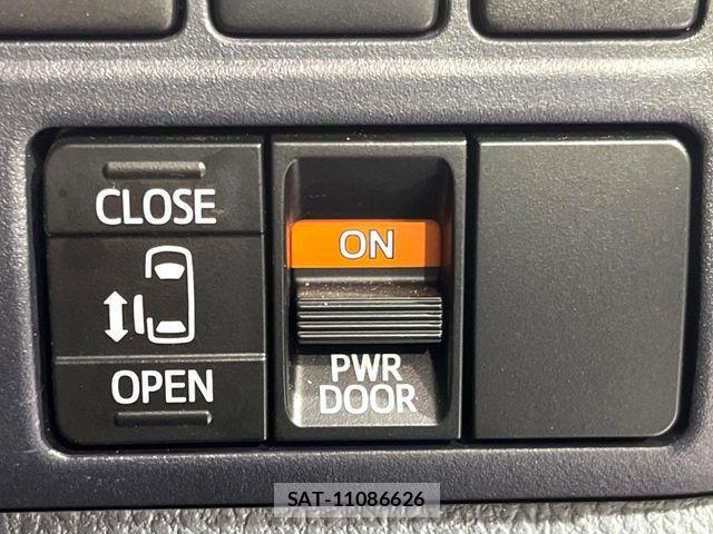 Toyota VOXY 2014-05 7360238-5