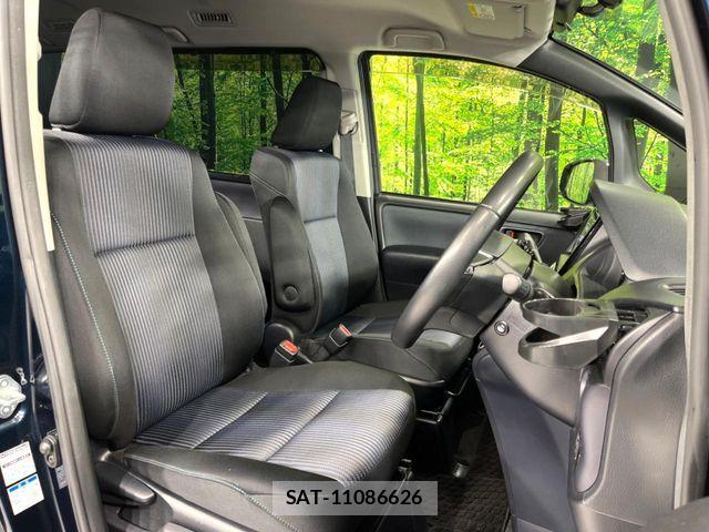 Toyota VOXY 2014-05 7360238-8