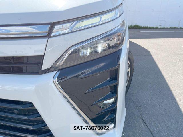 Toyota VOXY 2019-07 7394584-12