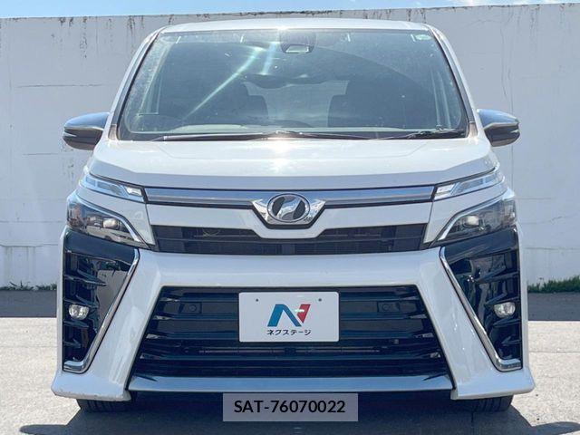 Toyota VOXY 2019-07 7394584-14