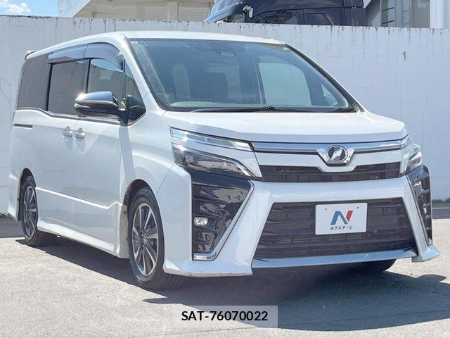 Toyota VOXY 2019-07 7394584-16