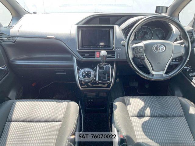 Toyota VOXY 2019-07 7394584-1
