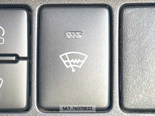 Toyota VOXY 2019-07 7394584-5