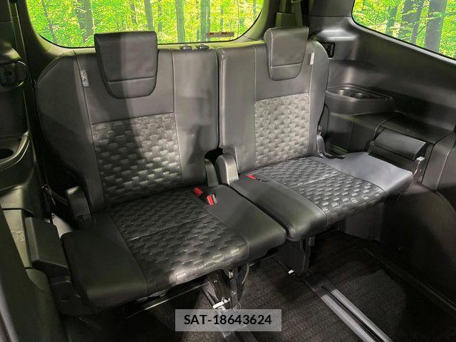 Toyota VOXY 2023-06 7394583-10