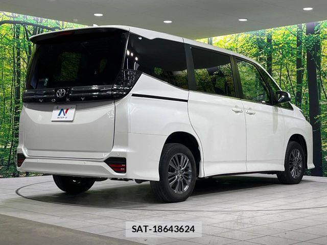 Toyota VOXY 2023-06 7394583-18