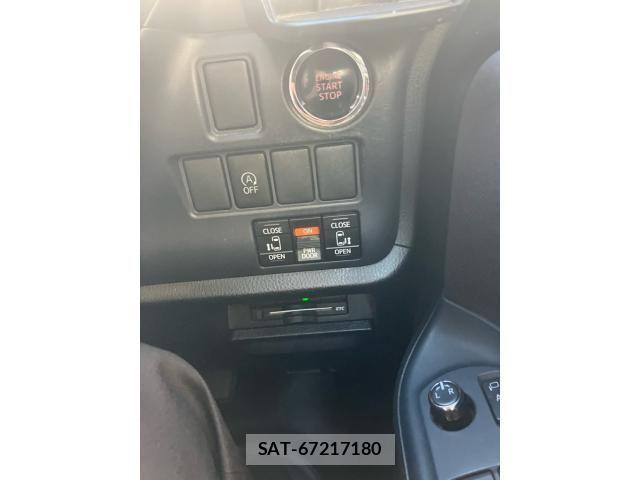 Toyota VOXY 2015-07 7458508-16