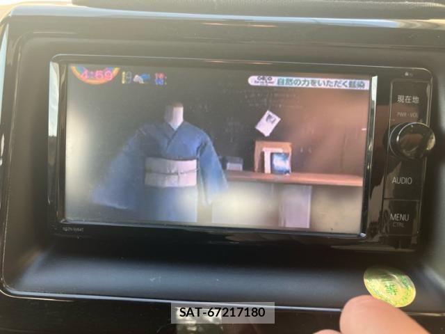 Toyota VOXY 2015-07 7458508-19