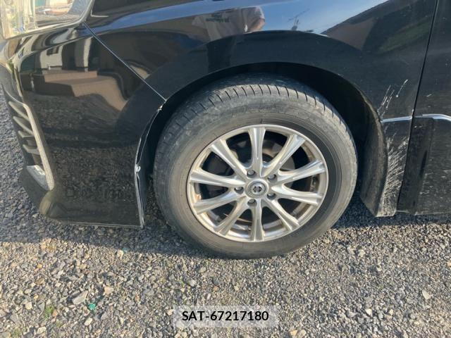 Toyota VOXY 2015-07 7458508-2