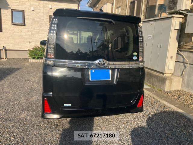 Toyota VOXY 2015-07 7458508-4