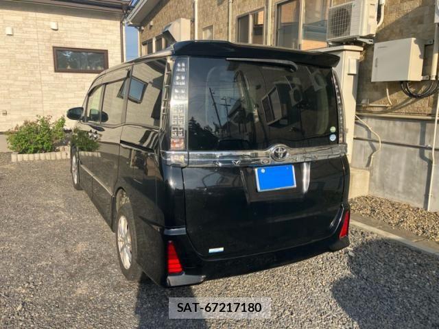 Toyota VOXY 2015-07 7458508-5