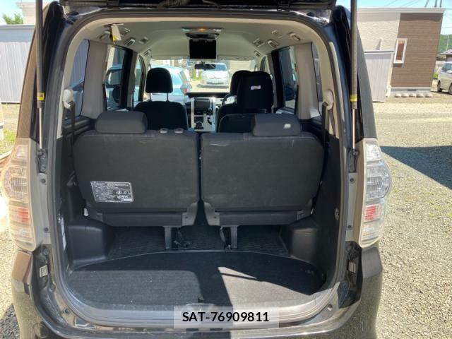 Toyota VOXY 2010-08 7458509-10