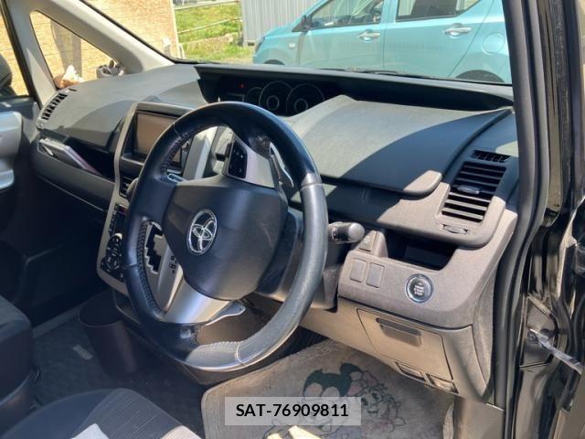 Toyota VOXY 2010-08 7458509-13