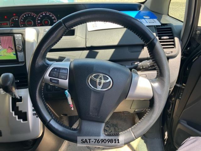 Toyota VOXY 2010-08 7458509-18