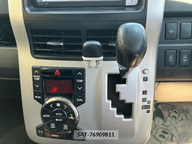Toyota VOXY 2010-08 7458509-20