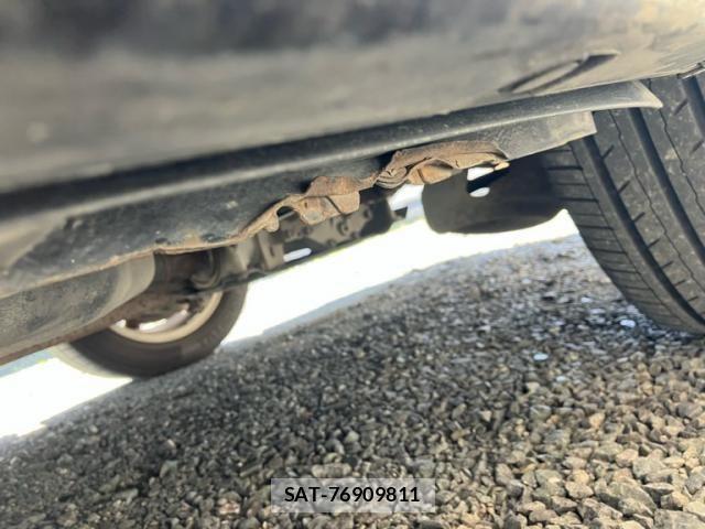 Toyota VOXY 2010-08 7458509-28