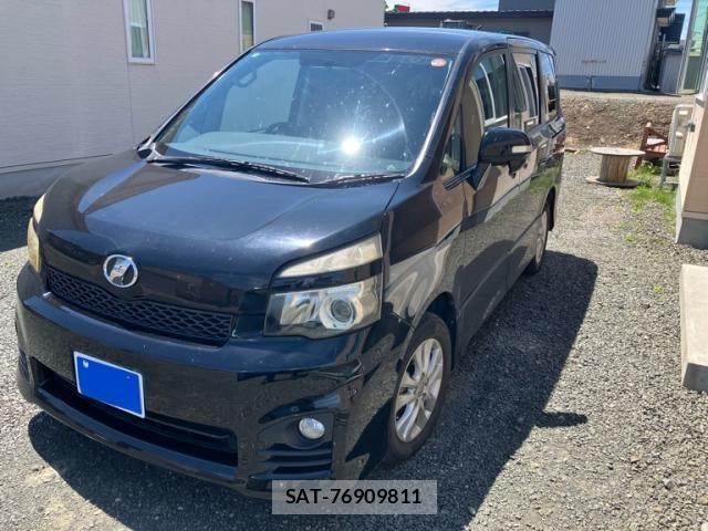 Toyota VOXY 2010-08 7458509-2