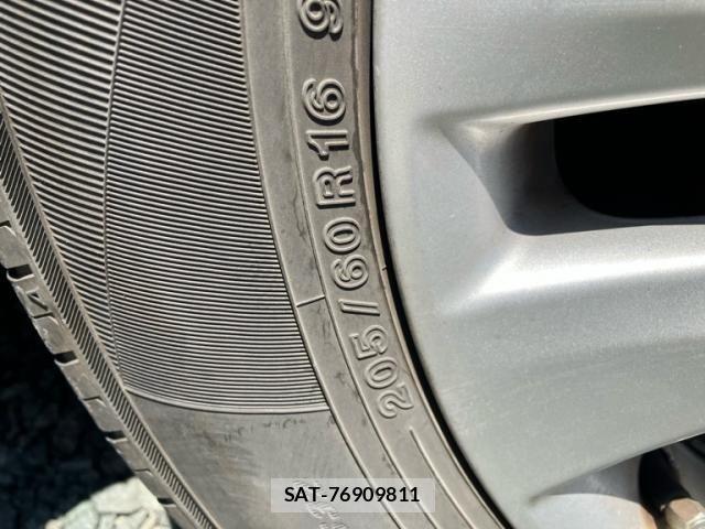 Toyota VOXY 2010-08 7458509-5