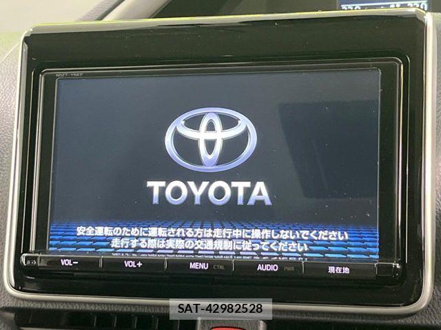 Toyota VOXY 2017-06 7458505-2