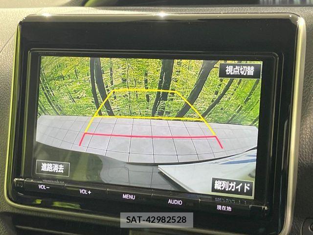 Toyota VOXY 2017-06 7458505-3