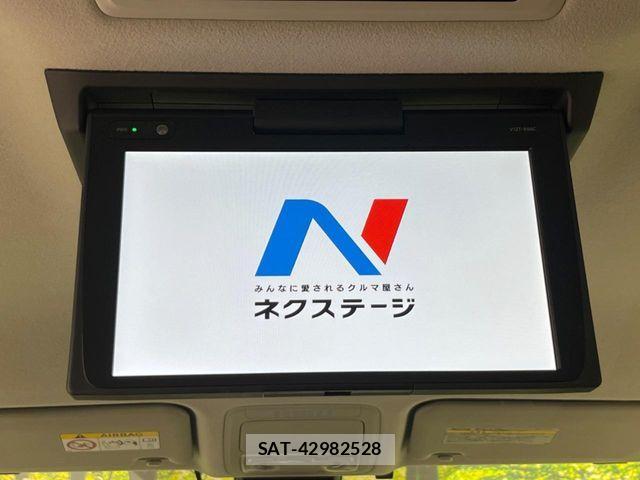 Toyota VOXY 2017-06 7458505-5