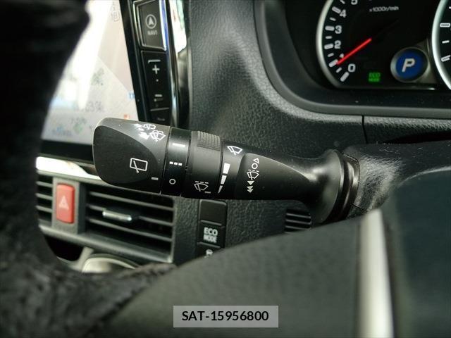 Toyota VOXY 2015-12 7458506-22