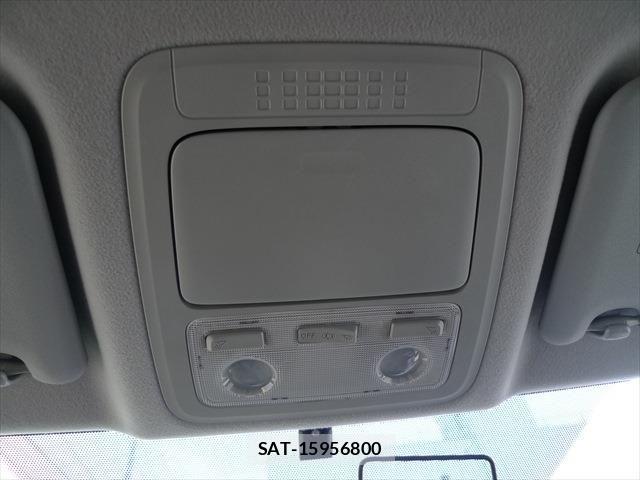 Toyota VOXY 2015-12 7458506-27