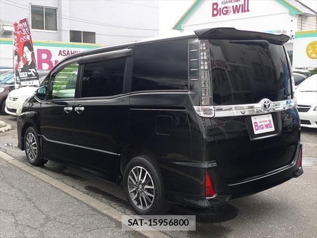 Toyota VOXY 2015-12 7458506-3