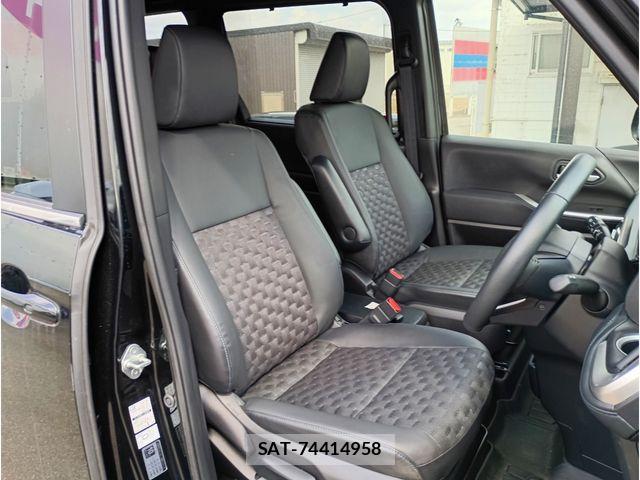 Toyota VOXY 2024-10 7458504-13