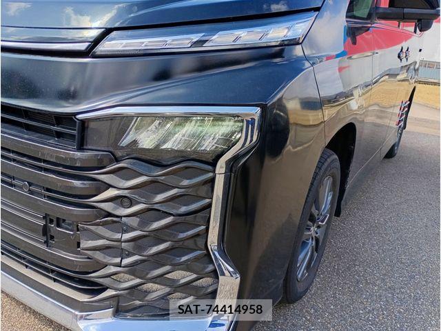 Toyota VOXY 2024-10 7458504-4