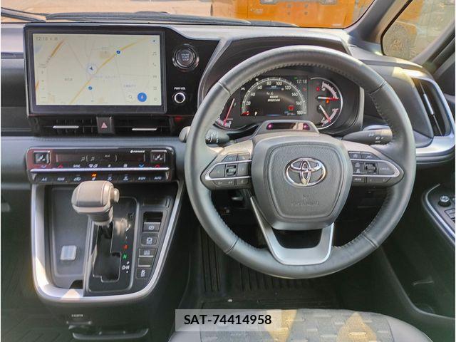 Toyota VOXY 2024-10 7458504-6