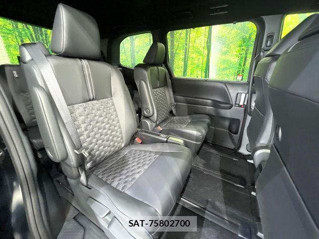 Toyota VOXY 2026-06 7458503-9