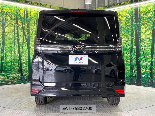 Toyota VOXY 2026-06 7458503-15