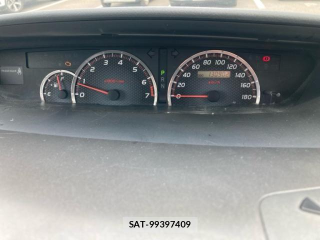 Toyota VOXY 2006-06 7458510-18