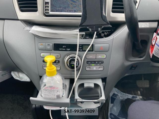 Toyota VOXY 2006-06 7458510-23