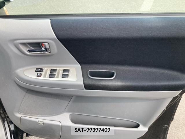 Toyota VOXY 2006-06 7458510-26
