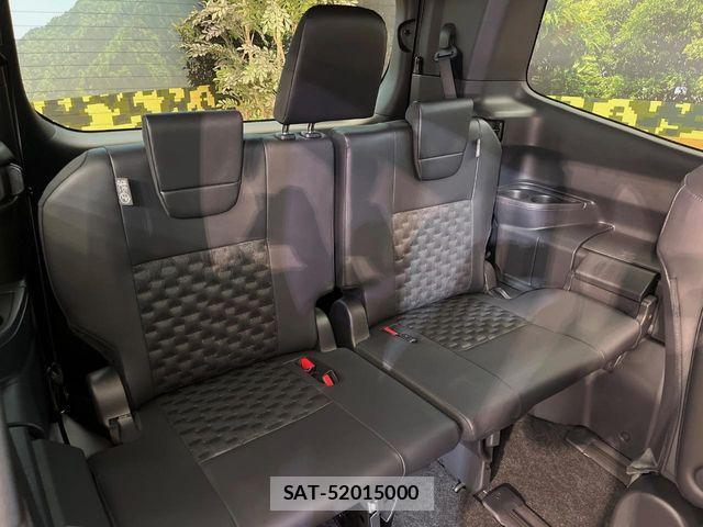 Toyota VOXY 2026-06 7503338-10