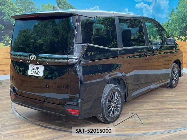 Toyota VOXY 2026-06 7503338-17