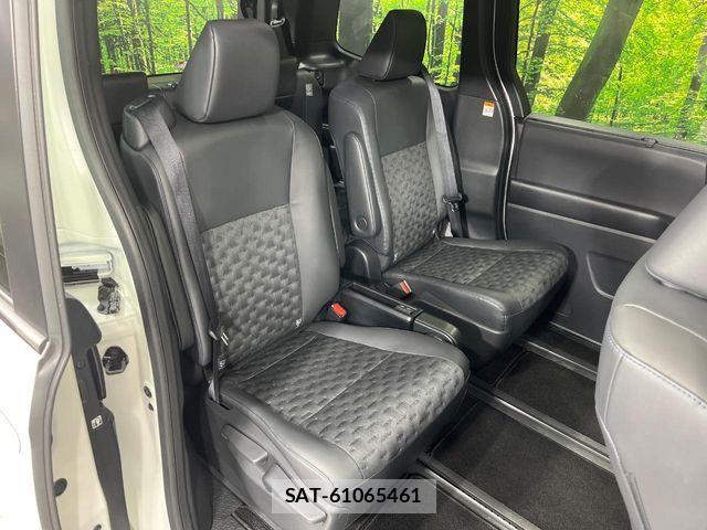 Toyota VOXY 2025-05 7503337-9