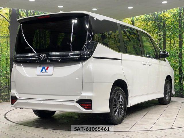 Toyota VOXY 2025-05 7503337-18