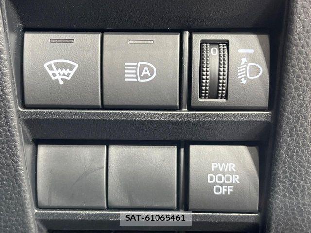 Toyota VOXY 2025-05 7503337-4
