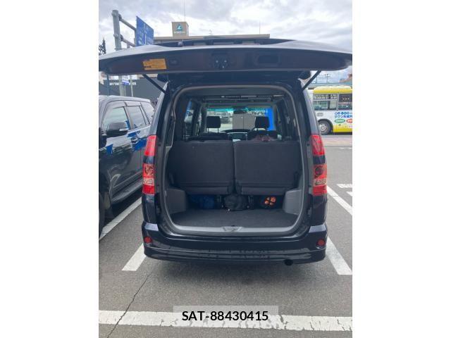 Toyota VOXY 2005-05 7503346-12
