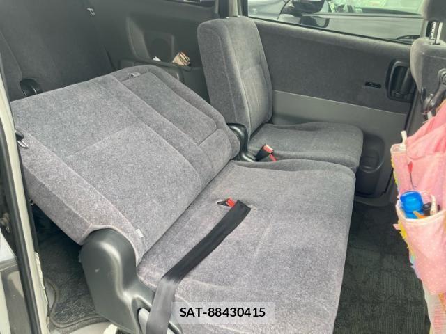 Toyota VOXY 2005-05 7503346-13