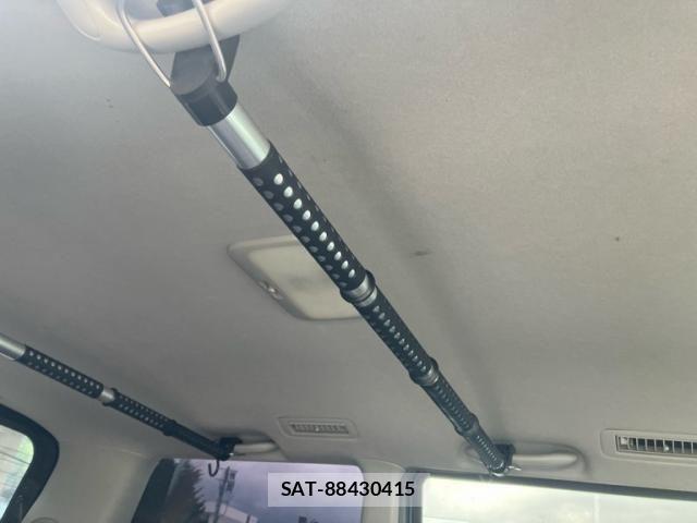 Toyota VOXY 2005-05 7503346-14