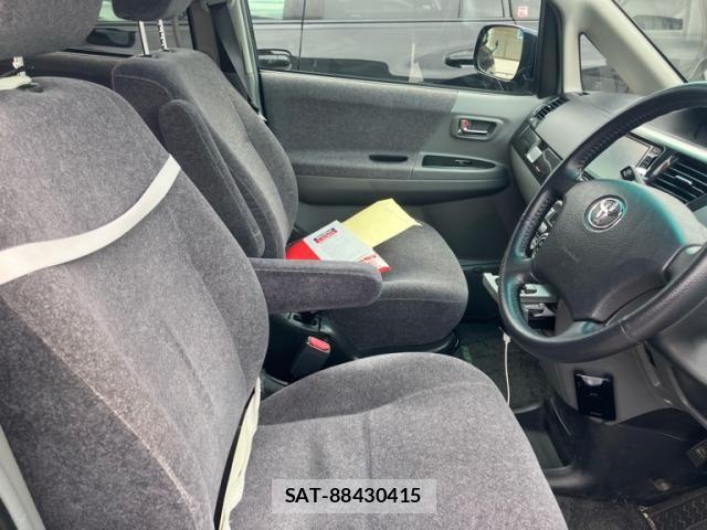Toyota VOXY 2005-05 7503346-16
