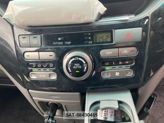 Toyota VOXY 2005-05 7503346-24