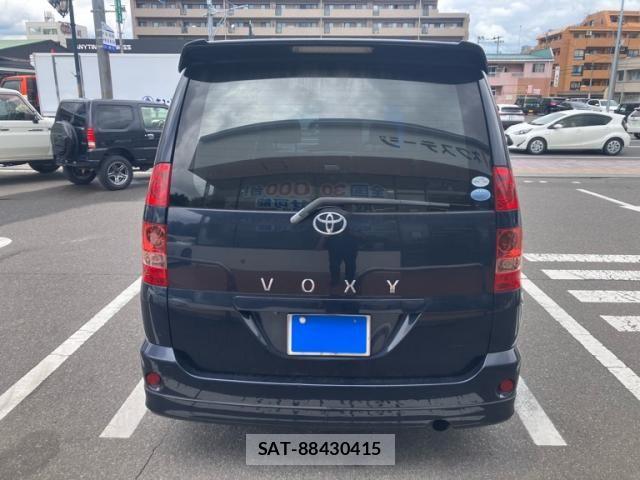 Toyota VOXY 2005-05 7503346-7