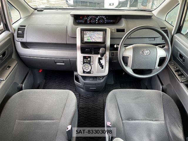 Toyota VOXY 2007-07 7503343-1