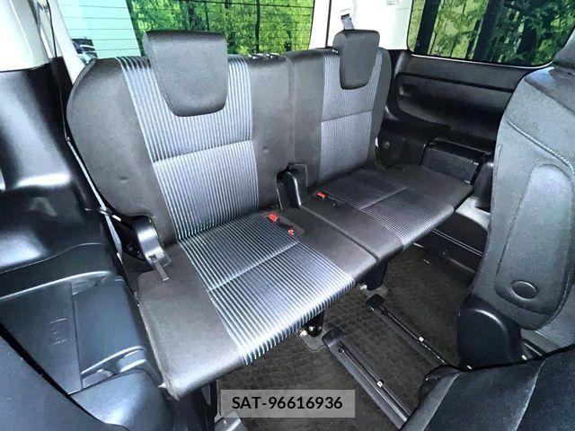 Toyota VOXY 2015-09 7503341-11